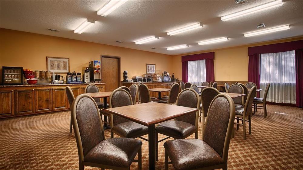 Americas Best Value Inn Wiggins Restaurant foto